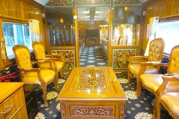 Kereta wisata tipe Bali. (Foto: MPI/Azhfar Muhammad)