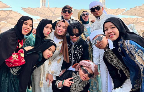 Screen Shot 2022 05 08 At 09 26 33 Artis yang Memiliki Minimarket Pribadi. (foto: Istimewa)