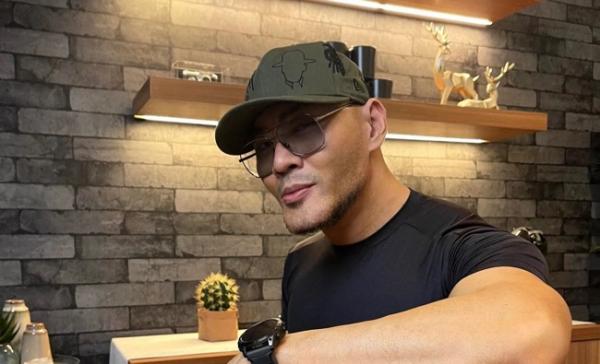 Artis Beragama Islam Ikut Rayakan Natal. 
