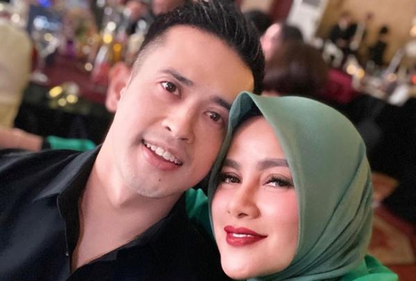 Olla Ramlan dan Aufar Hutapea cerai Artis bercerai tetap harmonis besarkan anak bersama. (Foto: Instagram)