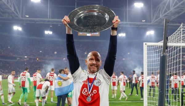 Erik ten Hag Erik ten Hag bawa Ajax Amsterdam juara Liga Belanda 2021/2022. (Foto: Twitter/@AFCAjax)