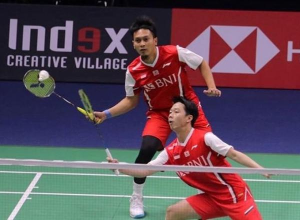 Ganda putra Mohammad Ahsan/Kevin Sanjaya Sukamuljo Pebulu tangkis ganda putra Indonesia, Mohammad Ahsan/Kevin Sanjaya Sukamuljo akan tampil melawan China pada babak perempat final Piala Thomas 2022 di Impact Arena, Thailand pada Kamis (12/5/2022) pukul 19.00 WIB. (Foto: Twitter/@PBDjarum)