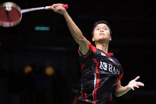 Anthony Sinisuka Ginting akan melawan jagoan Jepang, Kento Momota pada laga awal semifinal Piala Thomas 2022. (Foto: Instagram/@badminton.ina)