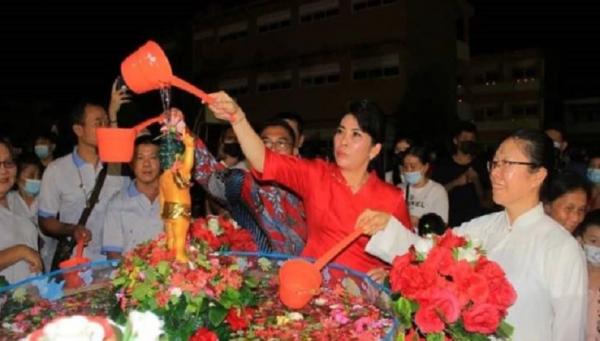 Tjhai Chui Mie Waisak Wali Kota Singkawang Tjhai Chui Mie (ANTARA)