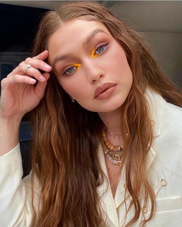 Gigi Hadid Artis Cantik Hollywood yang Mempunyai Mata Indah. (foto: Instagram)