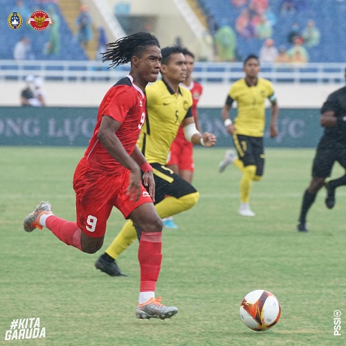 Indonesia U-23 vs Malaysia Timnas Indonesia U-23 bermain imbang 1-1 Malaysia U-23 di perebutan medali perunggu cabor sepakbola putra SEA Games 2021. (foto: PSSI).