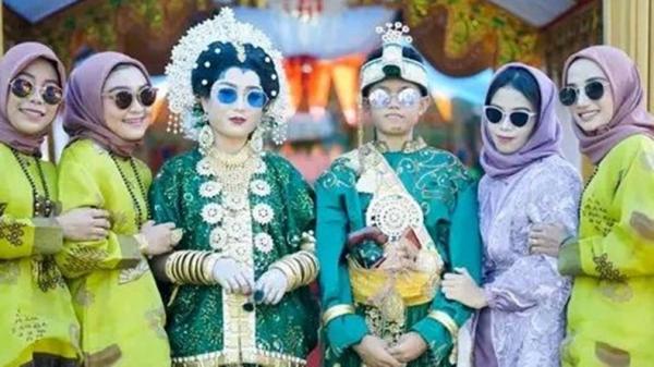 Bocah SMP berusia 14 tahun di Wajo, Sulawesi Selatan (Sulsel) menikah gegerkan warga (Instagram)