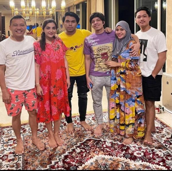 Artis Indonesia yang Tetap Cantik saat Mengenakan Daster. (Foto: Instagram)