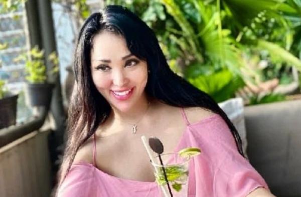 Fifie Buntaran Fifie Buntaran, artis Indonesia yang berhasil berperan jadi Nyi Roro Kidul. (Foto: IG)