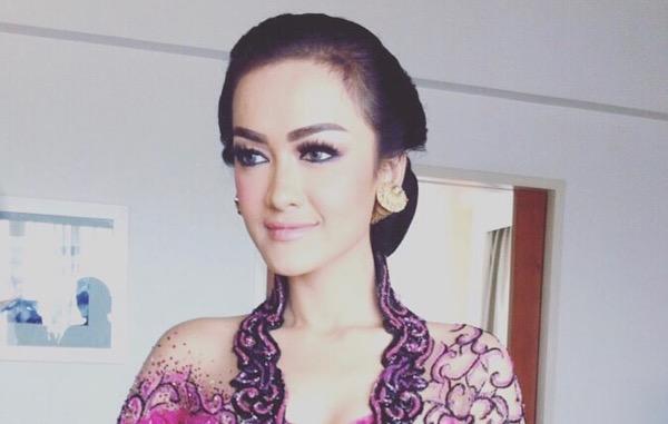 Julia Perez alm Artis Indonesia yang berhasil berperan jadi Nyi Roro Kidul. (Foto: IG)