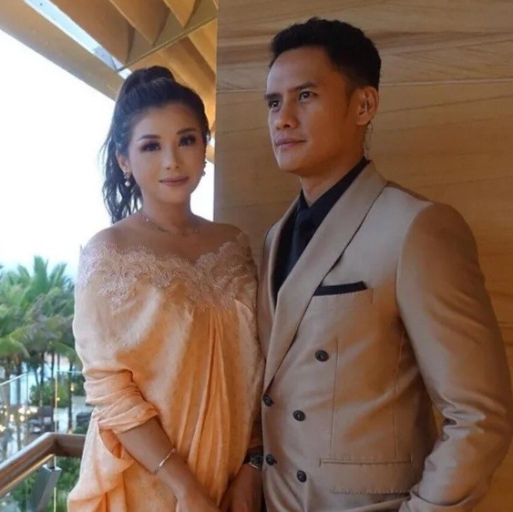 Artis Indonesia yang Menikahi Pramugari Cantik. (Foto: instagram)