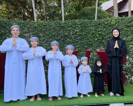 Ratna Galih Artis Cantik yang Dinikahi Pengusaha Tambang. (foto: Instagram)