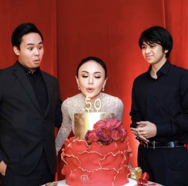 IMG 5209 Intip potret awet muda Yuni Shara ulang tahun ke 50. (Foto: Instagram)