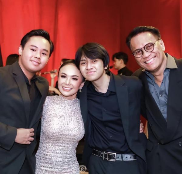 IMG 5211 Intip potret awet muda Yuni Shara ulang tahun ke 50. (Foto: Instagram)