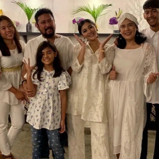 Deretan Artis Cerai di Hari Tua. (Foto: Instagram)