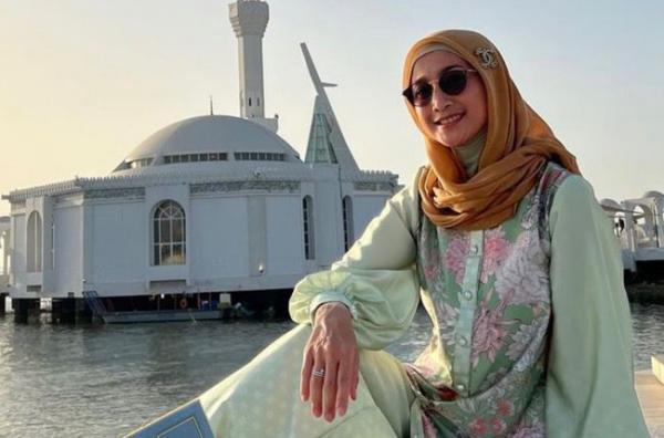 Desy Ratnasari digosipkan Desy Ratnasari (Foto: IG)