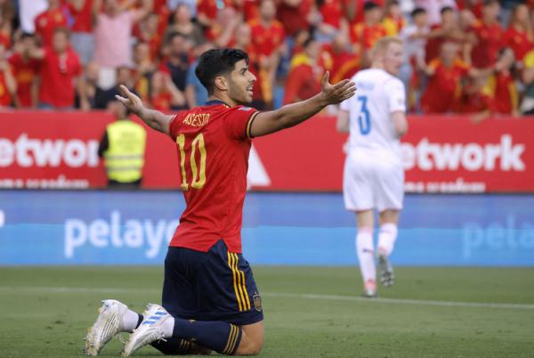 Marco Asensio Spanyol vs Ceko Pemain Spanyol, Marco Asensio tampak tak senang dengan keputusan wasit pada laga kontra Republik Ceko. (Foto: REUTERS)