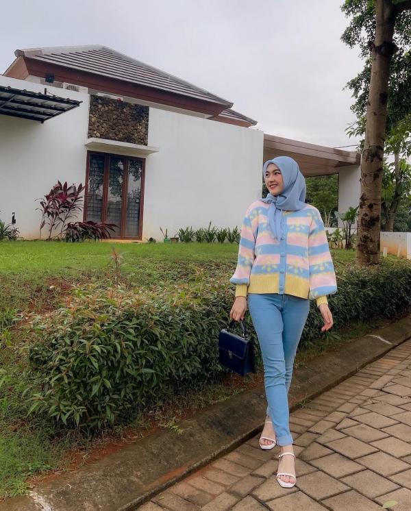 Transformasi gaya Ana Riana. (foto: instagram)