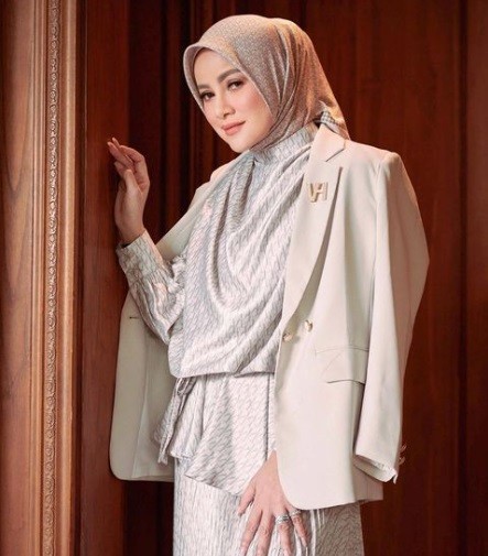 Artis Cantik Menikah dengan Pengusaha Tambang, Olla Ramlan (Foto: Instagram) Artis Cantik Menikah dengan Pengusaha Tambang, Olla Ramlan (Foto: Instagram)