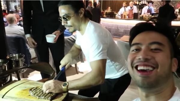 Salt Bae1 Deretan artis Indonesia yang pernah mampir di restoran Salt Bae. (foto: YouTube)