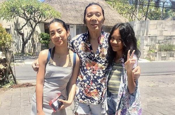 Bimbim Slank bersama kedua anaknya. (Foto: IG)
