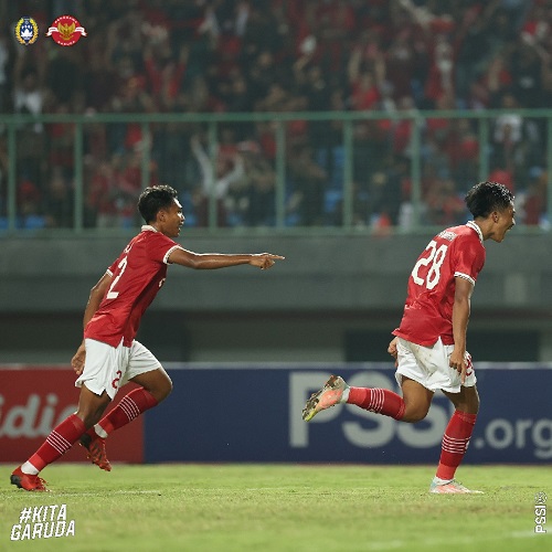 Indonesia u-19 vs Filipina Timnas Indonesia U-19 menang besar 5-1 atas Filipina U-19 di laga lanjutan penyisihan Grup A Piala AFF U-19 2022. Striker Rabbani Tasnim Siddiq jadi bintang. (foto: PSSI).