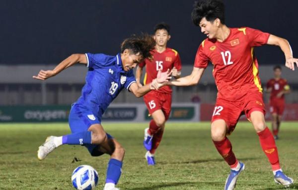 Vietnam Vs Thailand 12 Media Vietnam The Thao 247 mendadak geger. Sebab manajer Timnas Indonesia Endri Erawan meminta AFF mendiskualifikasi tim kesayangan mereka dan Thailand. (Foto: The Thao 247)