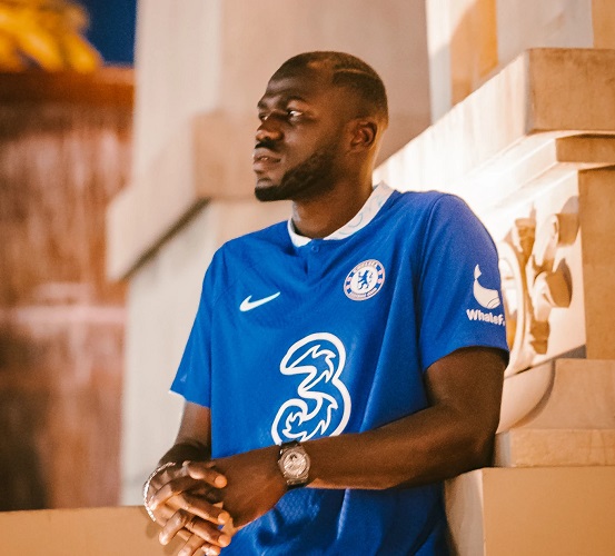 Koulibaly Pemain asal Senegal, Kalidou Koulibaly secara resmi diumumkan bergabung Chelsea. Koulibaly pindah dari Napoli. (foto: Chelsea).