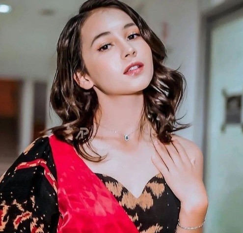 Sandrina Artis Remaja Indonesia Idola Para Netizen. (Foto: Instagram)