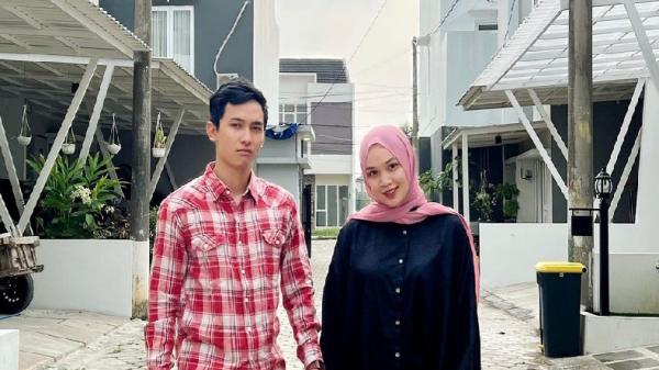 Suci Asmarani - Istri Ardit Erwandha Suci Asmarani - Istri Ardit Erwandha (Foto: Instagram @suciasmarani)