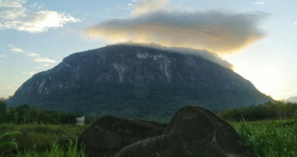 Bukit Kelam Cerita Rakyat Kalimantan Barat Bukit Kelam Cerita Rakyat Kalimantan Barat