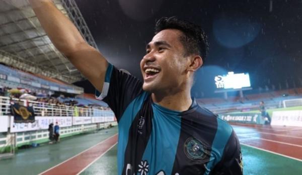 Asnawi Mangkualam Media Malaysia Makan Bola soroti Asnawi Mangkualam yang cetak gol berkelas di Liga 2 Korea Selatan. (Foto: Instagram/xo.hyung)