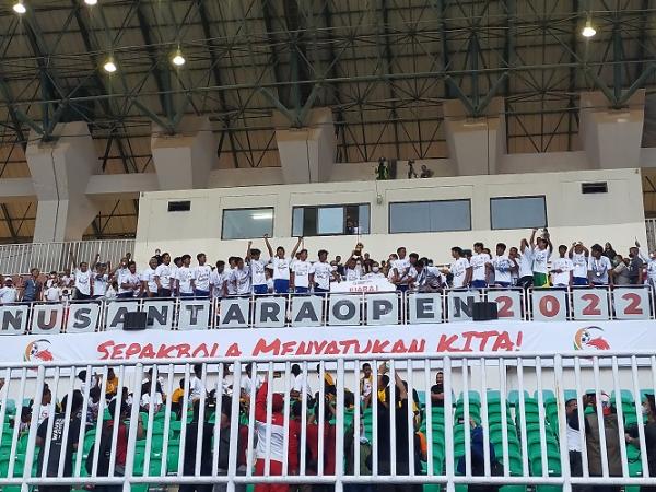 Persib Bandung U-16 juara Nusantara Open 2022 Piala Prabowo Subianto. Mereka sukses mengalahkan PSLS Lhokseumawe 2-0 di Stadion Pakansari, Cibinong, Senin (1/8/2022). (Foto: MPI/Putra Ramadhani)
