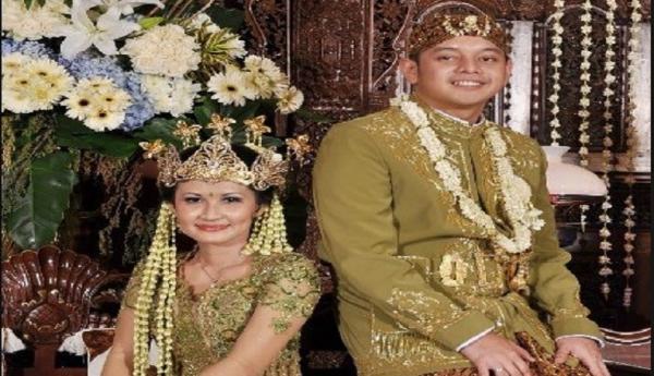 Baju Pengantin Sunda Pakaian Pengantin Sunda. (Foto: Istimewa)