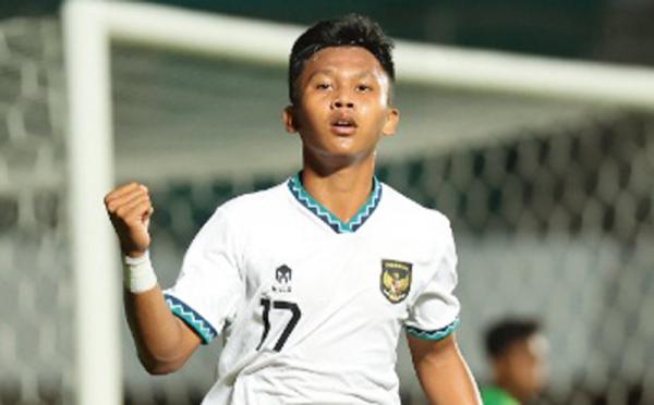 Striker Timnas Indonesia U-16, Muhammad Nabil Asyura mencetak hattrick ke gawang Singapura dalam laga kedua Grup A Piala AFF U-16 2022, Rabu (3/8/2022). (Foto: PSSI)
