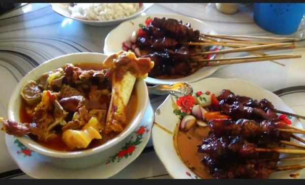 Makanan Indonesia yang Mendunia, Sate (Foto: iNews/Elis Novit)