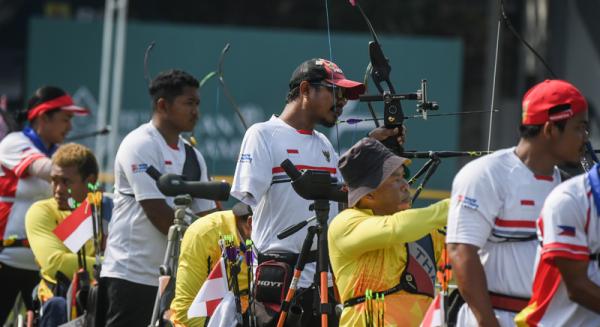 Kholidin 2 Profil Kholidin menarik untuk diulas. Dia adalah atlet panahan Indonesia yang berhasil meraih emas ASEAN Para Games 2022. (Foto: Mohammad Ayudha)