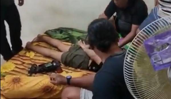 Maling Tarakan Polisi menangkap pencuri rumah kosong di Tarakan. (Foto: iNewsTV/Usman Coddang).