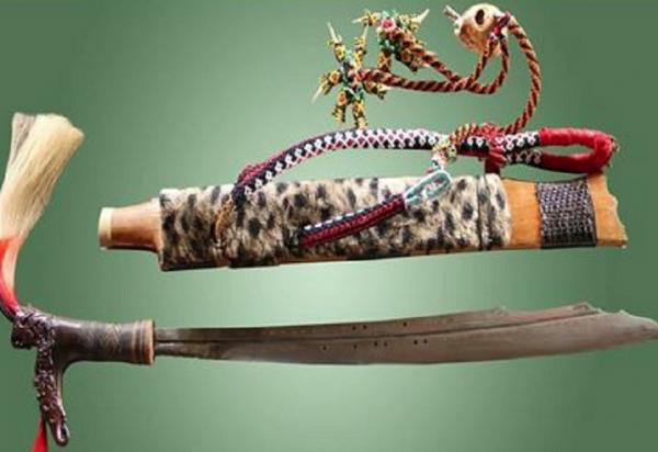 Senjata tradisional Mandau bisa terbang