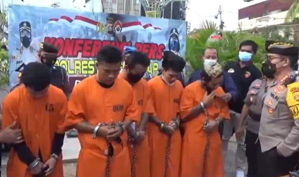 Lima jambret spesialis turis di Kuta, Bali di Monumen Ground Zero. (Foto: iNewsTV/Bagus Alit)