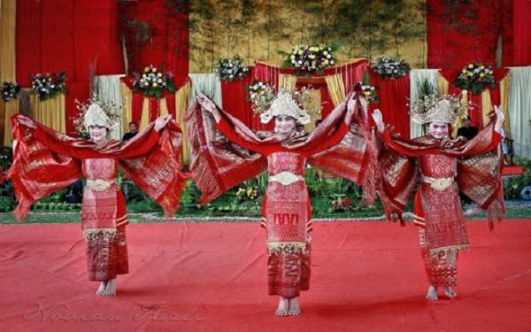 Tari Kebagh adalah suatu kesenian tradisional Basemah tertua di Kota Pagaralam. (Foto: Cinta Indonesia)