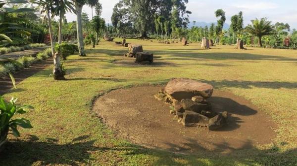 Situs Batu Berak di Lampung Barat Situs Batu Berak di Lampung Barat (Kemdikbud)