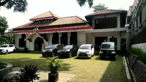 Landraad atau pengadilan negeri yang saat ini bernama Gedung Indonesia Menggunggat (GIM). (FOTO: iNews/Juhpita Meilana)