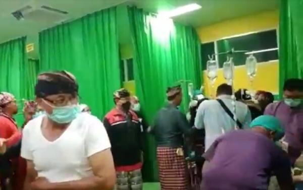 Korban ledakan kompor kremasi di IGD RSUD Sanjiwani. (Foto: iNewsTV/Ketut Catur)