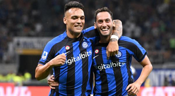 Inter Milan menang telak 3-0 atas Spezia pada giornata kedua Liga Italia 2022/2023. Duel digelar di Stadion Giuseppe Meazza, Minggu (21/8/2022) dini hari WIB. (Foto: REUTERS/Alberto Lingria)
