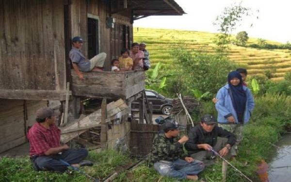 Suku semendo Suku Semendo yang sebagian besar petani dan pekebun. (Foto: ainisaid.blogspot)
