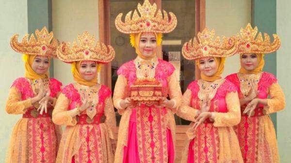 Tarian adat tradisional Lampung , Tari Sembah Tarian adat tradisional Lampung , Tari Sembah Pengunten (Istimewa)