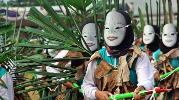 Tarian adat tradisional Lampung , Tari Tupping Tarian adat tradisional Lampung , Tari Tupping (YouTube)