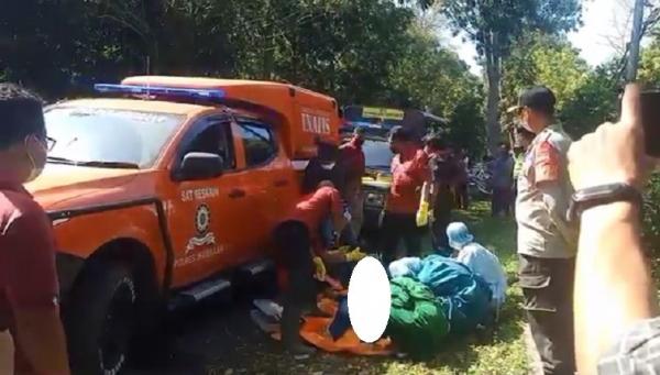 Mayat Melaya Jembrana Mayat korban ditemukan di pinggir Jalan Denpasar-Gilimanuk, Selasa (23/8/2022). (Foto: iNewsTV/Nyoman Sudika)