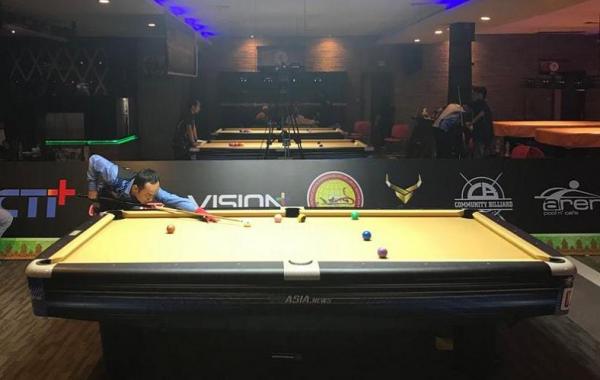 Pebiliar Abdul Kholik POBSI Pebiliar veteran asal Jawa Barat, Roy Apancho menang atas Abdul Kholik pada babak 16 besar Seri III POBSI Pool Circuit Pekanbaru 2022. Perebutan ranking 1 nasional POBSI pun memanas. (Foto: Tim MPI)